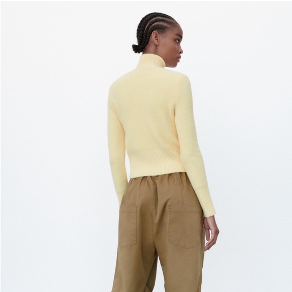 Zara Pale Yellow Turtleneck Knit Sweater Size Medium - Picture 3 of 7